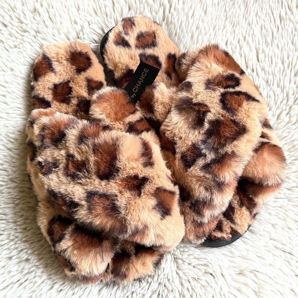 NWT By Chance Leopard Print Slippers